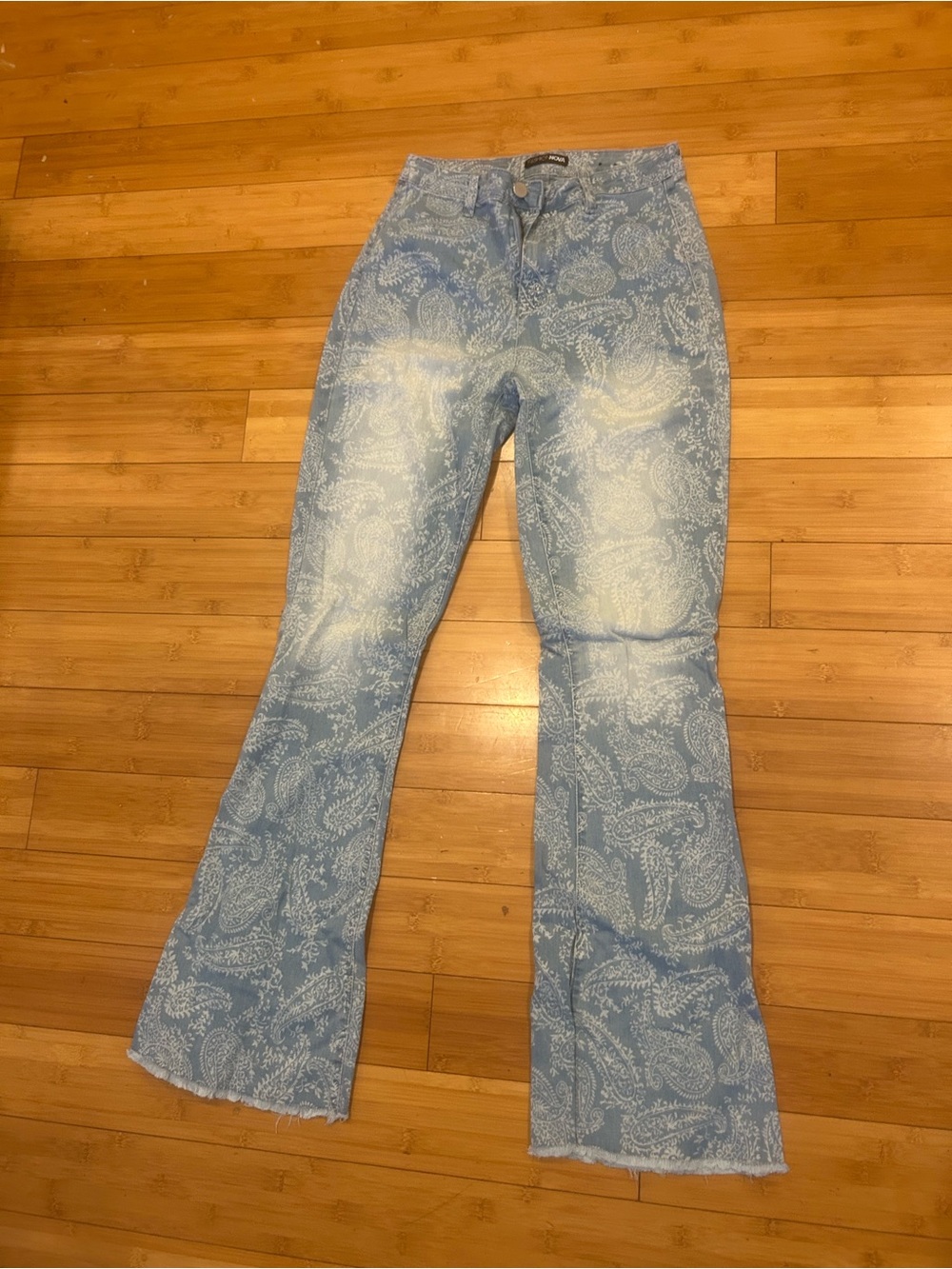 FASHION NOVA PAISLEY FLARE JEANS LIGHT BLUE DENIM Y2K BOHO 9
